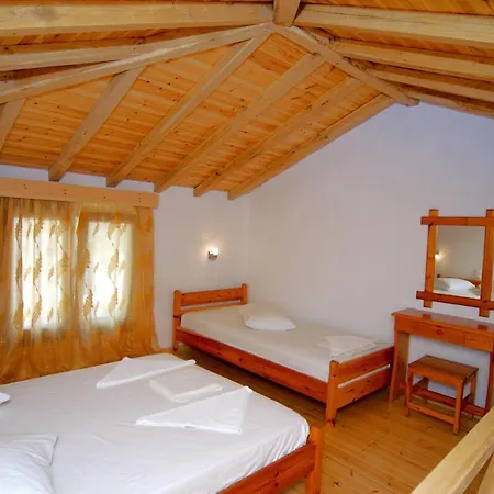 Aiolos House Guest house *
