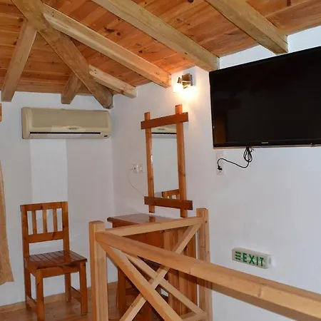 Pensjonat Aiolos House 3*